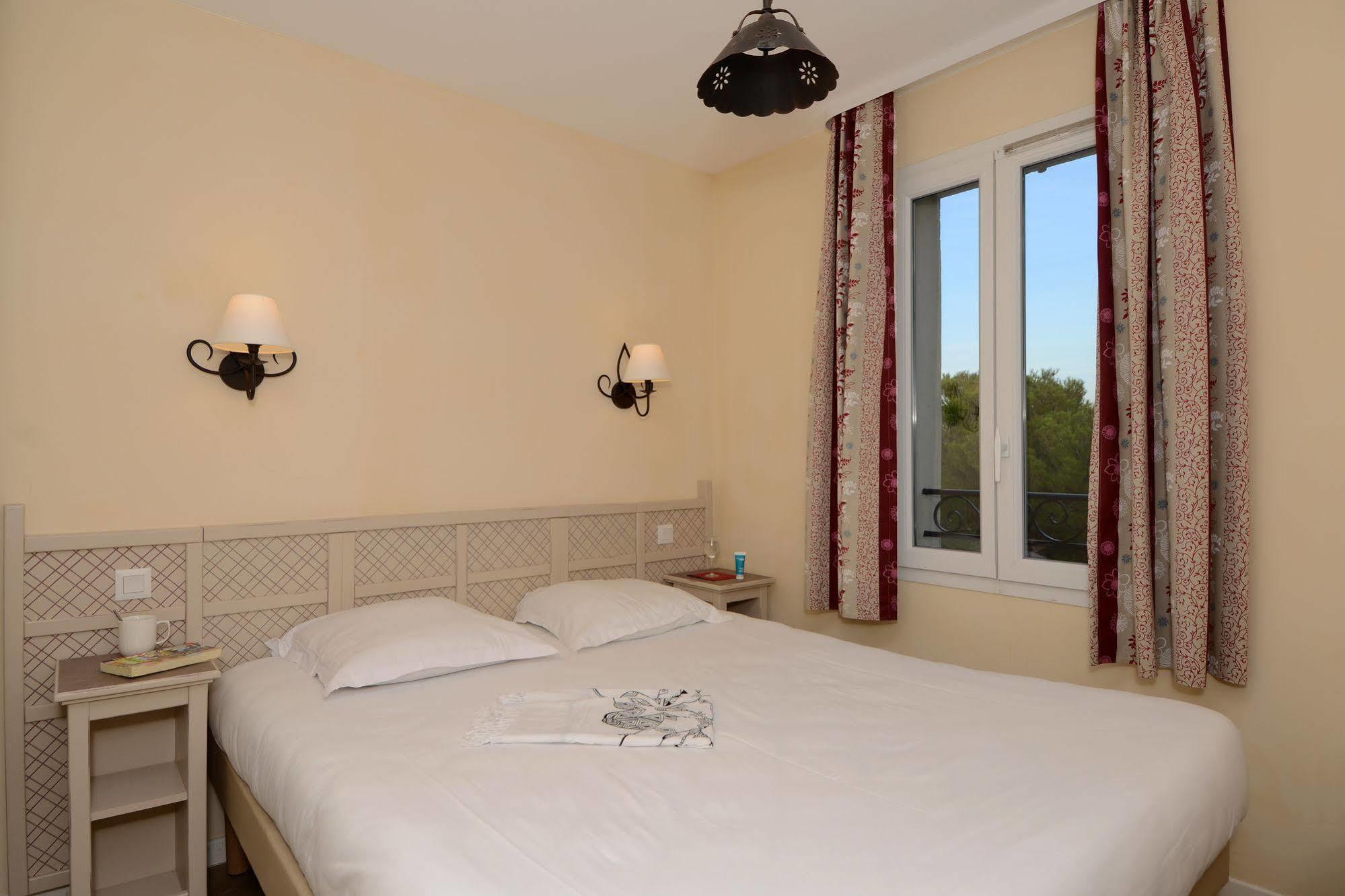 Residence Pierre & Vacances Les Coteaux De Pont-Royal Mallemort Extérieur photo